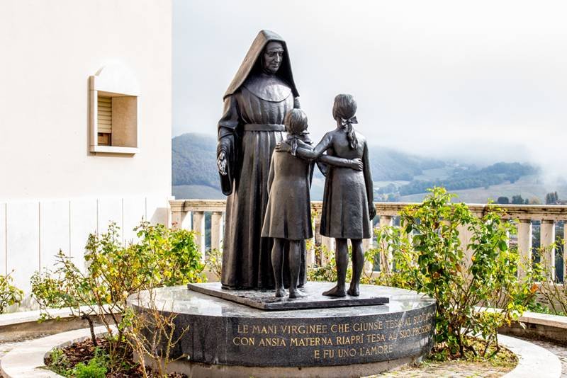 estátua de santa rita de cassia